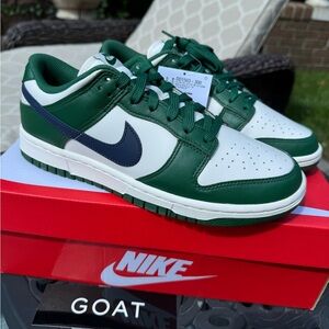 Low Dunk Women’s Gorge Green 9 size